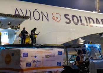 Crianças serão vacinadas por grupos e com autorização dos pais