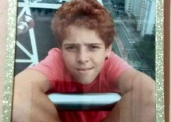 ‘Hoje ele estaria se vacinando’, diz mãe que perdeu filho para Covid