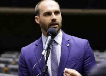 Eduardo Bolsonaro rebate críticas após associar acidente com contratação de mulheres