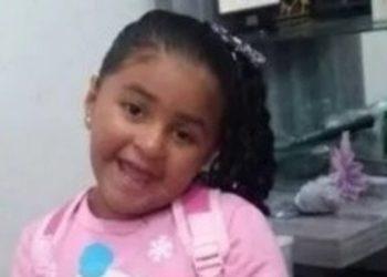 Menina assassinada a facadas tentou correr após ver mãe sendo atacada