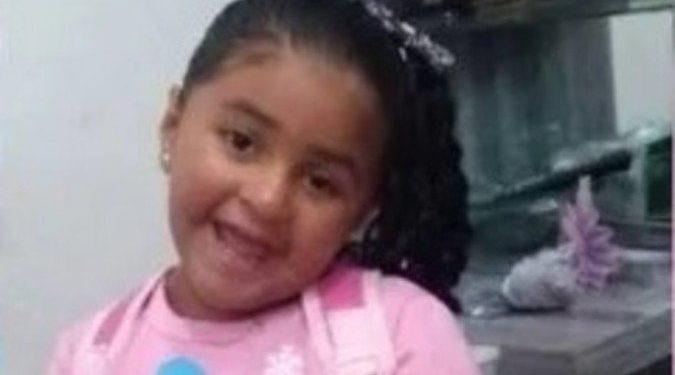 Menina assassinada a facadas tentou correr após ver mãe sendo atacada