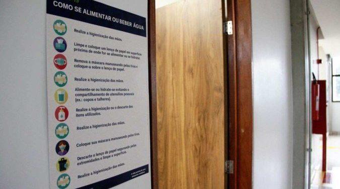 Alunos de medicina da UnB fazem greve por retorno das aulas presenciais