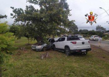 Homem de 66 anos morre no Park Way após colisão entre dois carros