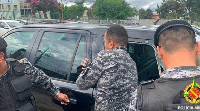 PMDF salva bebê trancado acidentalmente dentro de um carro na Asa Norte