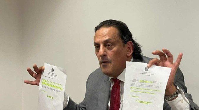 Réu por racismo, Wassef denuncia “farsa” e ataca policiais e promotora