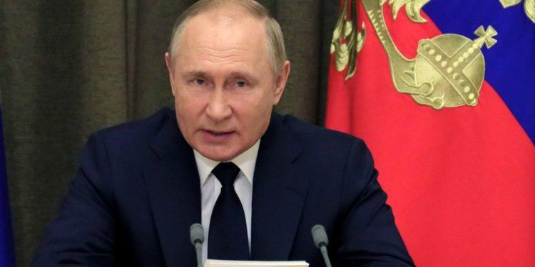 Putin acusa Estados Unidos de tentarem atrair Rússia para guerra