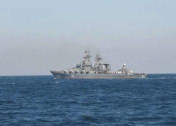 Soldados ucranianos que xingaram russos e foram bombardeados em ilha estão vivos e se renderam