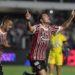 São Paulo atropela Santos e completa 4 jogos sem perder no Estadual