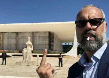 Allan dos Santos desafia Moraes: ‘Pede pro Mickey vir me pegar’