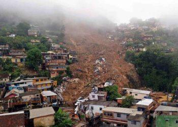 Chega a 104 o número de mortos na tragédia em Petrópolis