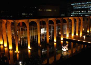 Governo autoriza concurso para carreira de diplomata