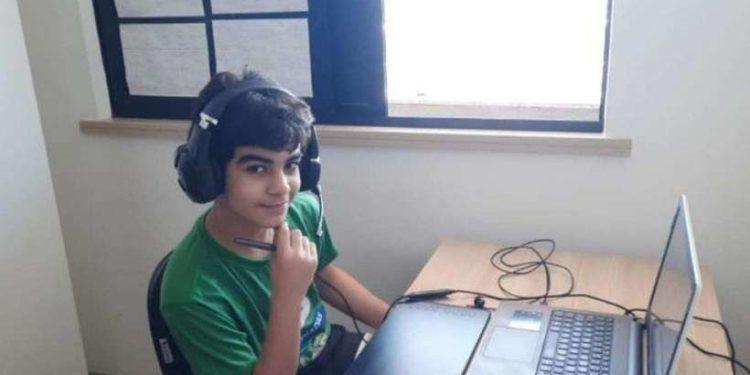 Garoto de 13 anos é aprovado em primeiro lugar em direito na UFRJ