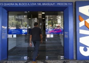 Caixa libera abono salarial para trabalhadores nascidos em abril