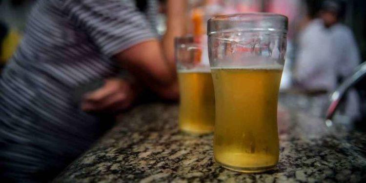 No Dia de Combate ao Alcoolismo, médicos alertam sobre riscos do vício