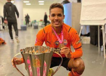 Jogadores brasileiros na Ucrânia tentam voltar ao Brasil após bombardeios russos