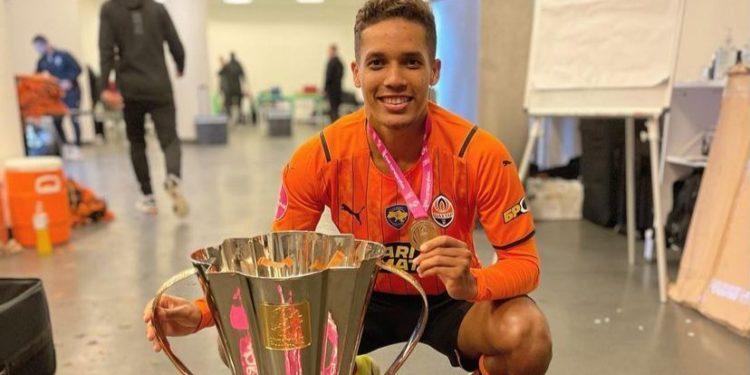 Jogadores brasileiros na Ucrânia tentam voltar ao Brasil após bombardeios russos