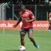 São Paulo encerra preparação para o duelo contra o Santos; veja provável escalação
