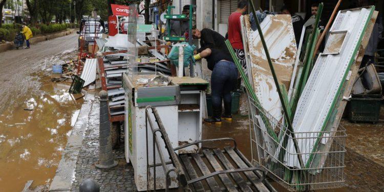 Polícia Civil identifica 143 vítimas de temporal em Petrópolis