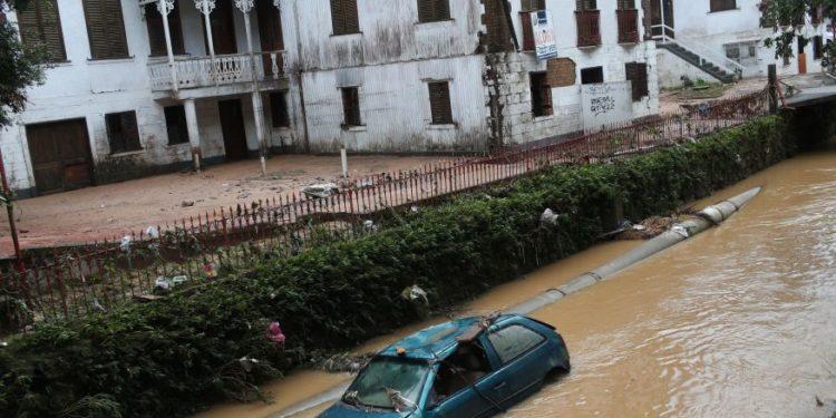 Petrópolis: Desabrigados são monitorados por conta de doenças causadas pela água
