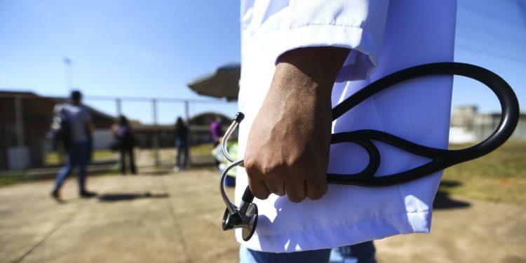 Programa Médicos pelo Brasil encerra inscrições neste domingo