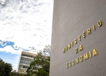 Governo estuda aumentar o valor de benefícios pagos aos servidores