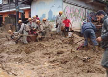 Temporal em Petrópolis deixa 35 mortos; bombeiros ainda não sabem quantos são os desaparecidos