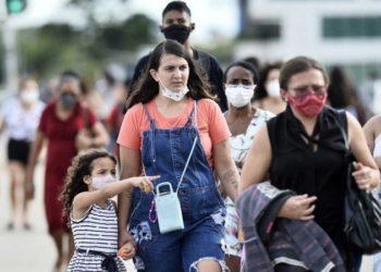 Ibaneis antecipa medida e liberação de máscaras ao ar livre começa a valer