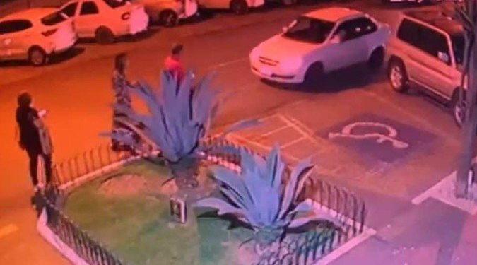 Oficial de Justiça fura blitz e aciona carro por aplicativo no DF