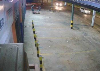 Morador em situação de rua no DF é espancado até desmaiar