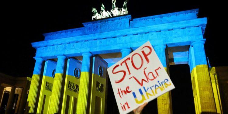 Pelo menos 5 mil pessoas são detidas em manifestações na Rússia