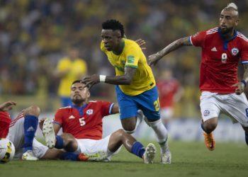 Seleção goleia Chile por 4 a 0 no último jogo no Brasil antes da Copa