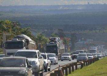 Estradas têm congestionamento na volta para São Paulo