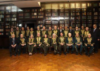 Fernanda Montenegro toma posse na cadeira 17 da ABL