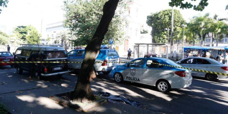 ‘É meu marido!’, viúva se desespera ao reconhecer homem morto com tiro na cabeça em assalto na Tijuca