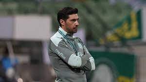 “É um idiota, um boçal”, dispara comentarista contra Abel Ferreira