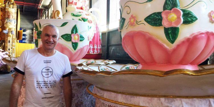 Carnavalesco da União da Ilha morre aos 59 anos no Rio