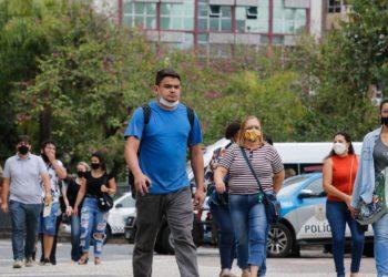 Rio de Janeiro poderá liberar uso de máscara na próxima semana