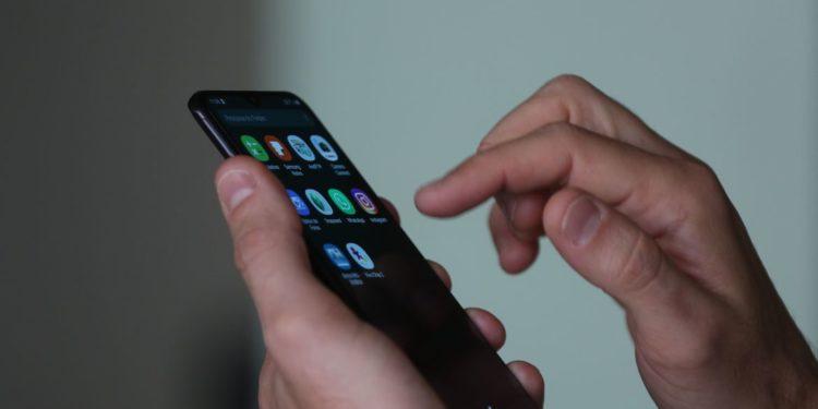 Empresas de telemarketing têm prefixo obrigatório a partir de hoje