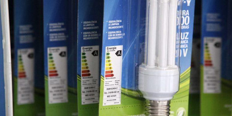 Aneel aprova reajuste na conta de luz em quatro estados