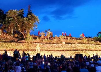Morro da Capelinha recebe iluminação especial para a Via-Sacra