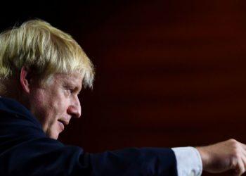 Rússia proíbe primeiro-ministro inglês de entrar no país