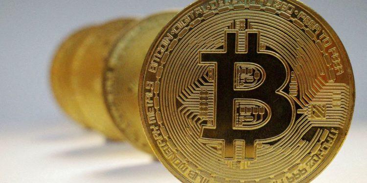 Quase 50% dos donos de criptomoedas compraram pela 1ª vez em 2021