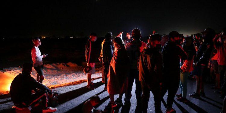 Peru impõe toque de recolher para conter protestos