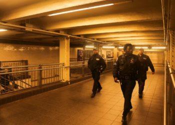 Nova York: polícia procura pessoa que pode ter informação sobre ataque