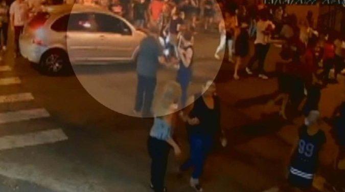 Carro avança sobre fiéis em procissão e atropela mulher em Goiânia