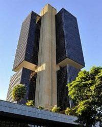 Instabilidade internacional pressiona para aumento de juros no Brasil