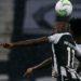 Brasileiro: Botafogo e Corinthians se enfrentam em momentos opostos