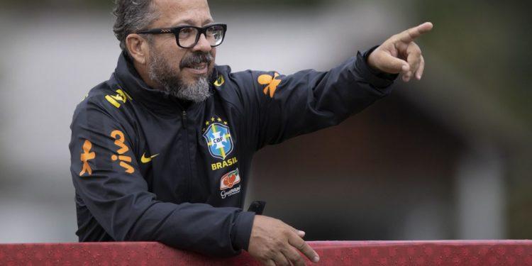 Copa do Catar: Cléber Xavier diz que é hora de observar os adversários