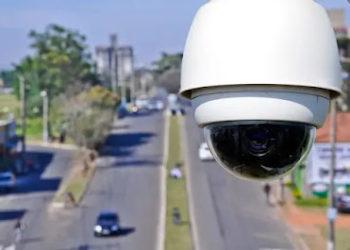 Governo autorizou que imagens de câmeras de trânsito sejam usadas para multar motoristas; Agora é possível ser autuado de forma remota.