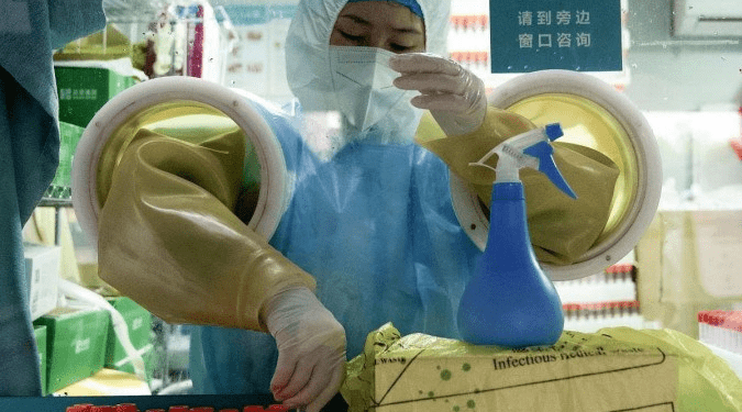 China detecta primeiro caso humano de gripe aviária H3N8